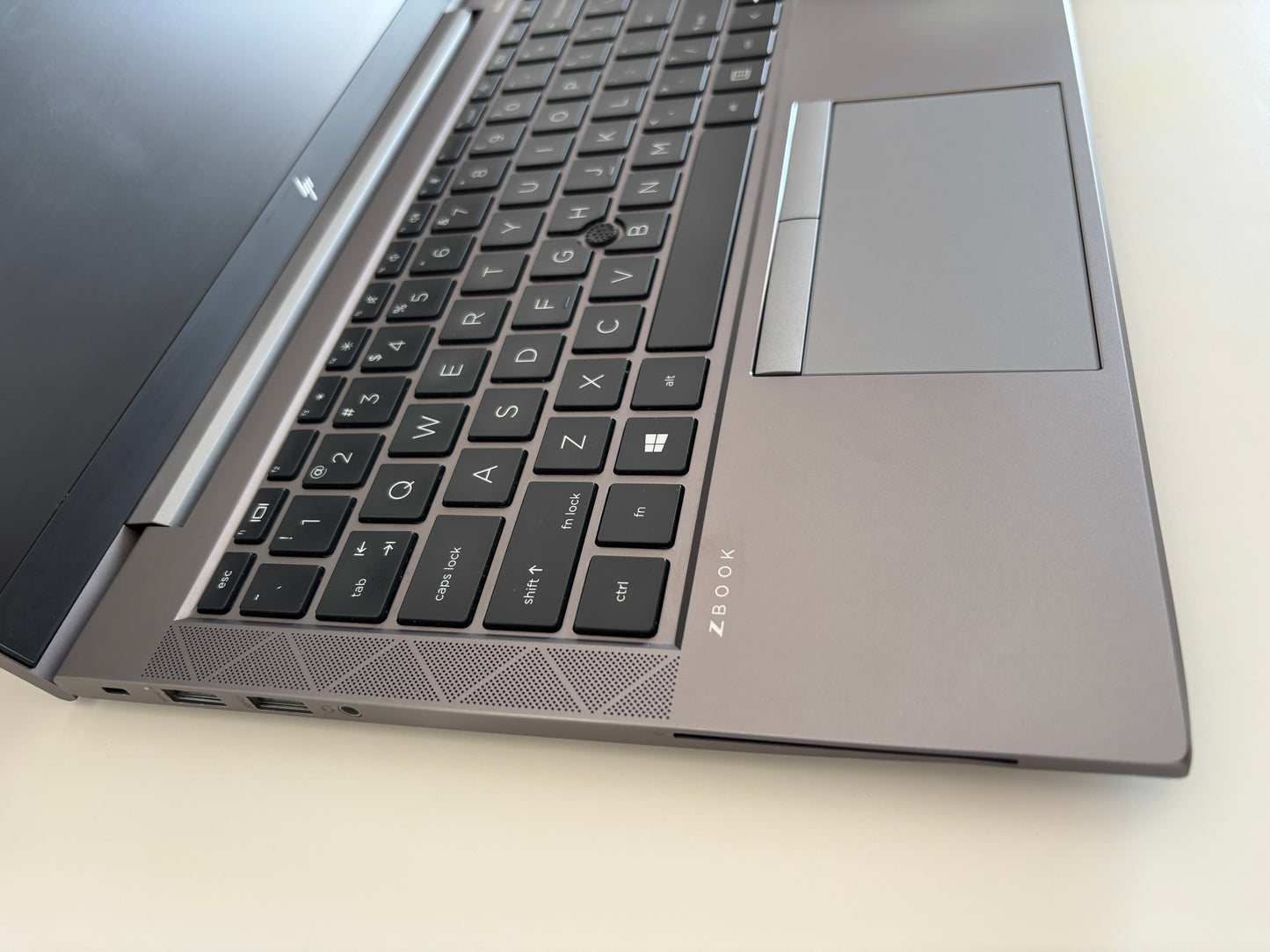 HP ZBook Firefly 14 G8 i7-1185G7 Électro 93
