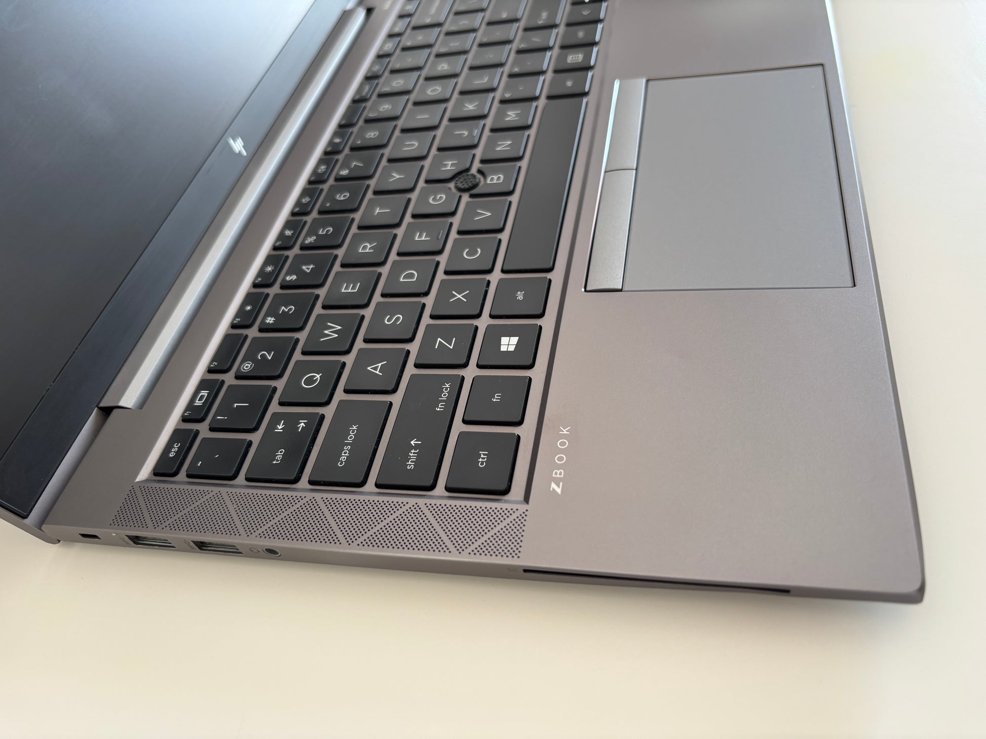 HP ZBook Firefly 14 G8 i7-1185G7 Électro 93