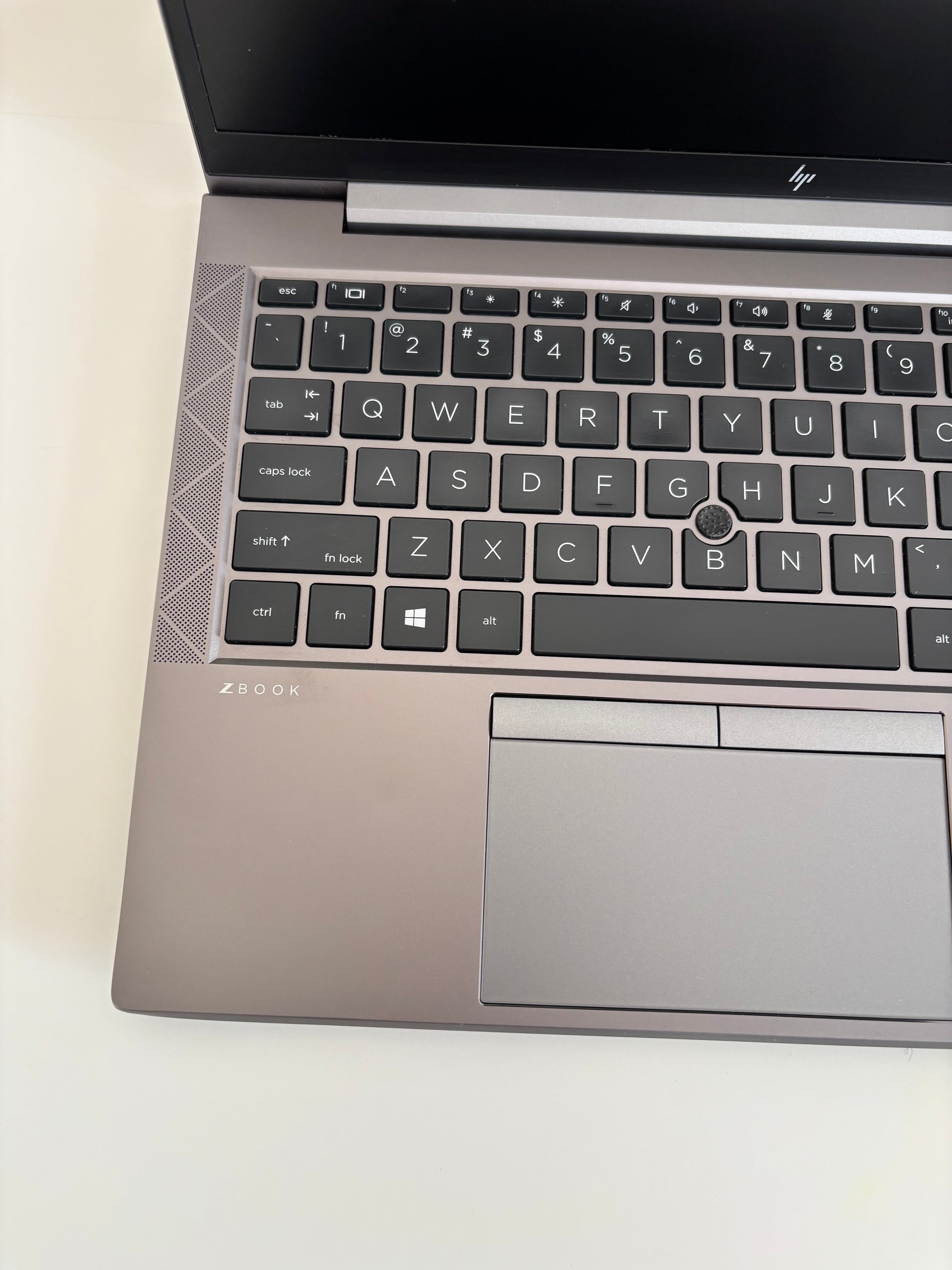 HP ZBook Firefly 14 G8 i7-1185G7 Électro 93