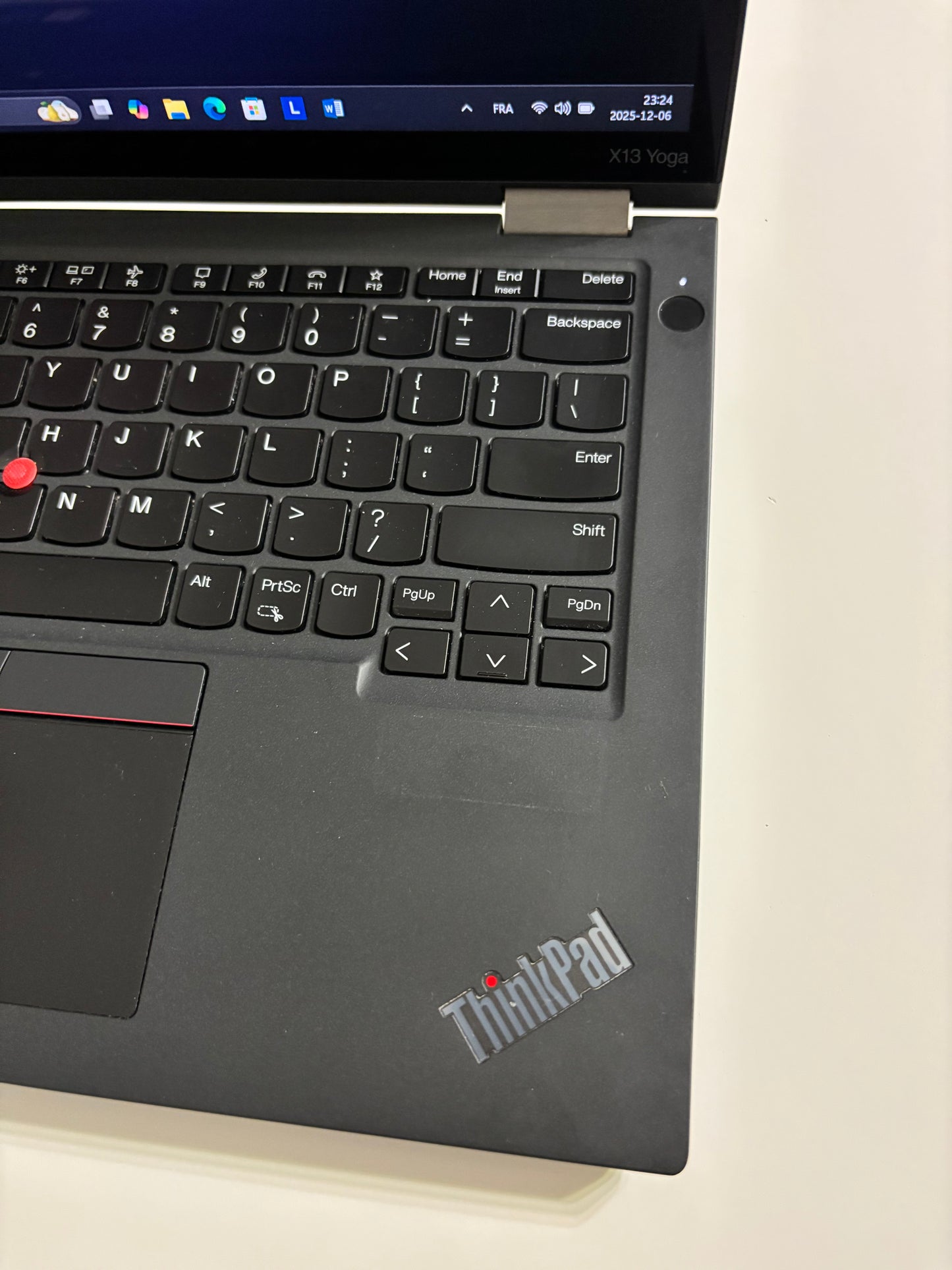 Lenovo ThinkPad X13 Yoga – 2-en-1 Tactile Électro 93